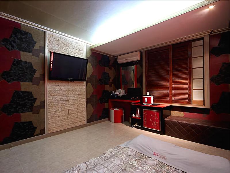 Brown Hotel image