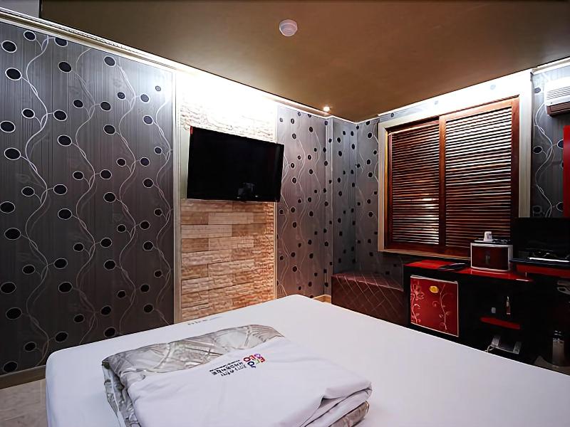 Brown Hotel image