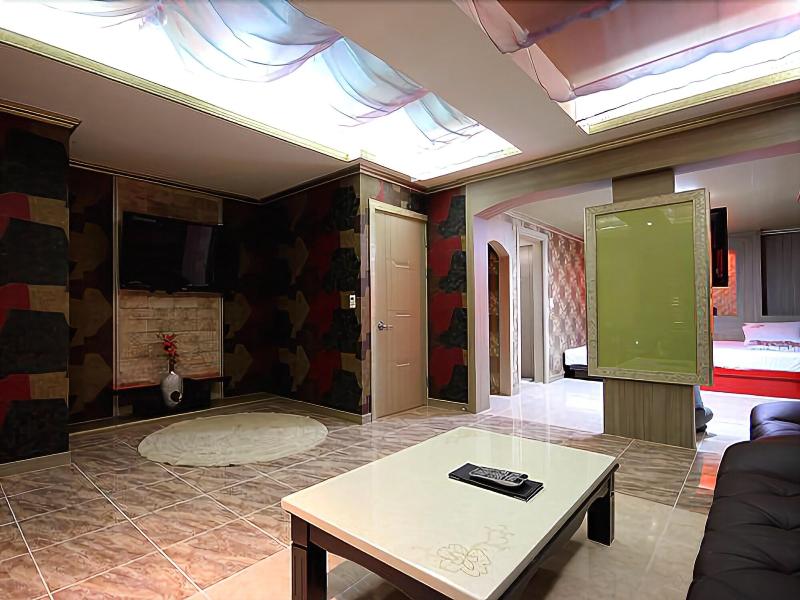 Brown Hotel image