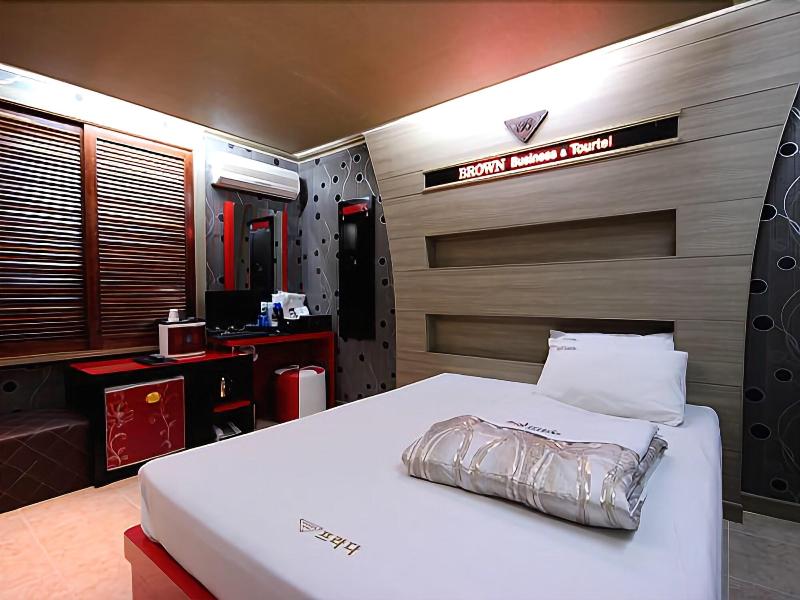 Brown Hotel image