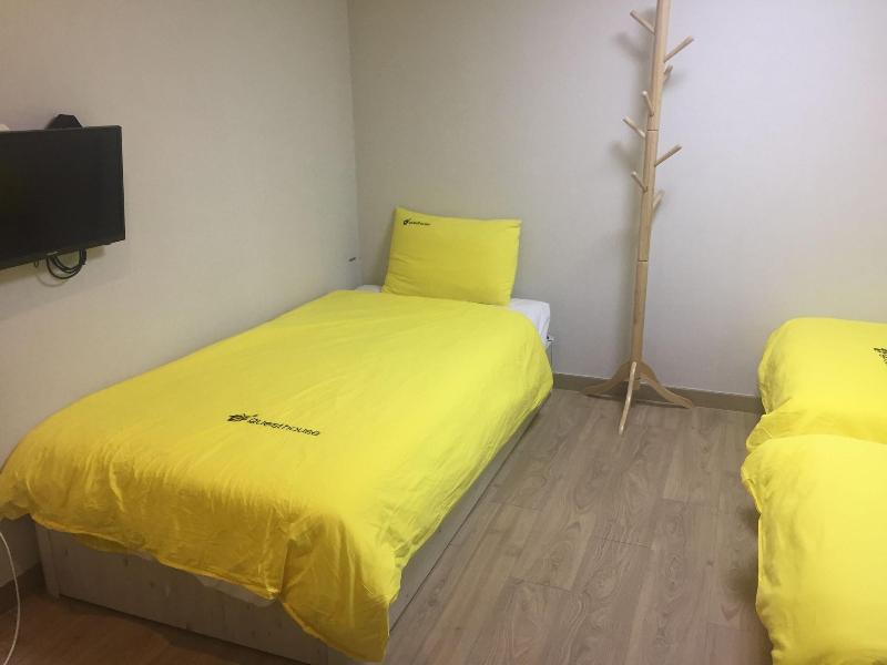 24 Guesthouse Seoul Cheongryangri image
