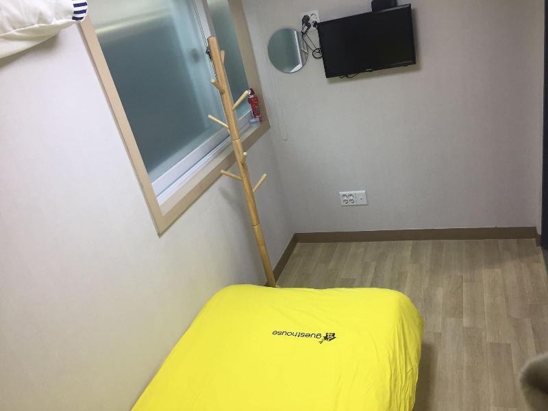 24 Guesthouse Seoul Cheongryangri image