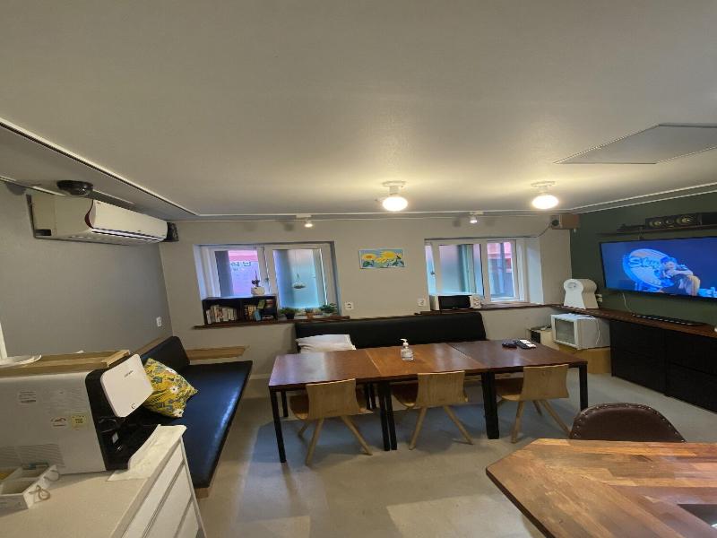 Fully Hong Hostel Insadong image