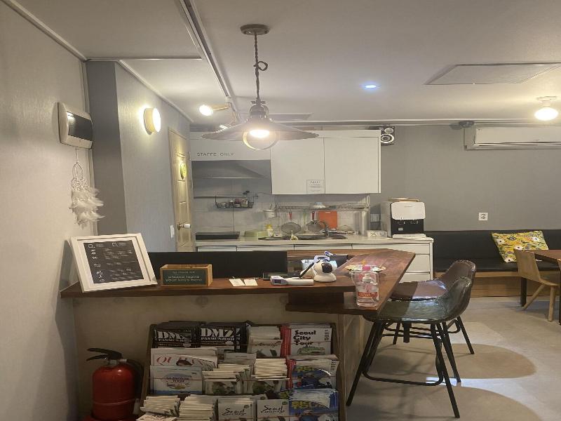 Fully Hong Hostel Insadong image