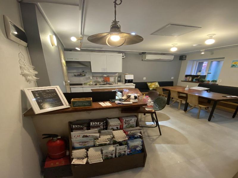 Fully Hong Hostel Insadong image