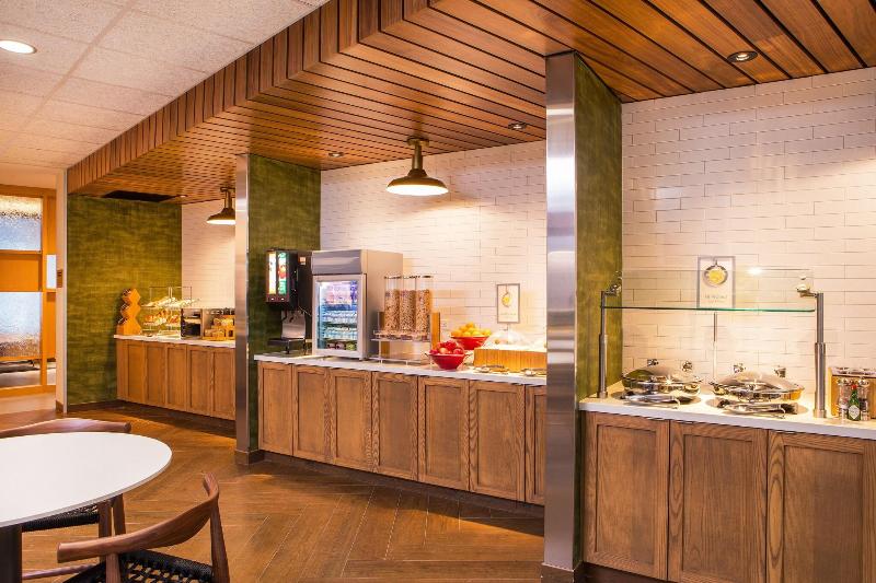 Fairfield Inn & Suites by Marriott Boston Walpole image