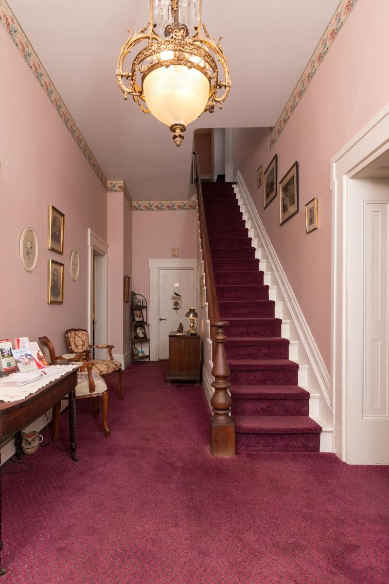 Munro House B And B