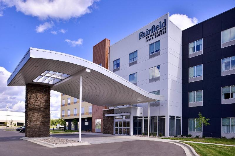 Fairfield Inn & Suites by Marriott Minneapolis Sha image