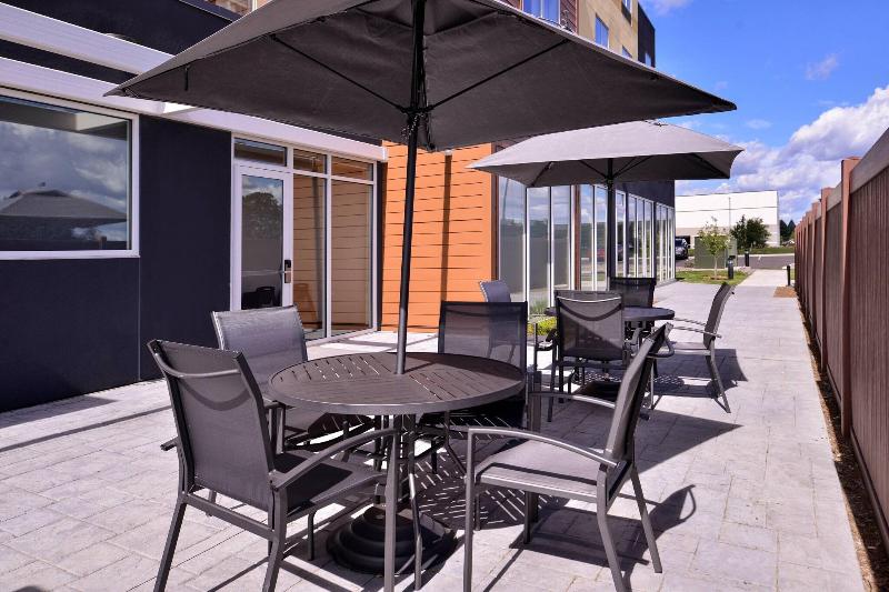 Fairfield Inn & Suites by Marriott Minneapolis Sha image