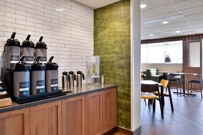 Fairfield Inn & Suites by Marriott Minneapolis Sha image