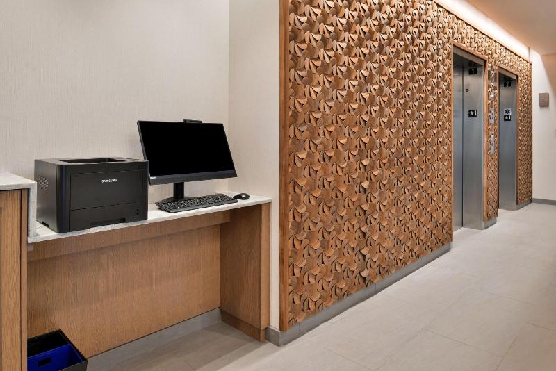 Fairfield Inn & Suites by Marriott Minneapolis Sha image