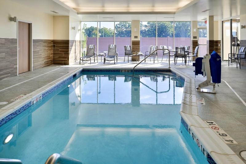 Fairfield Inn & Suites by Marriott Minneapolis Sha image