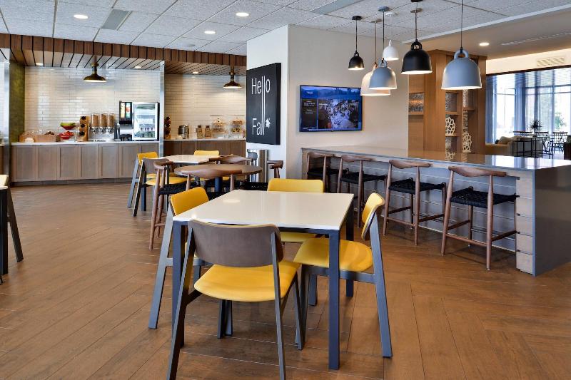 Fairfield Inn & Suites by Marriott Minneapolis Sha image