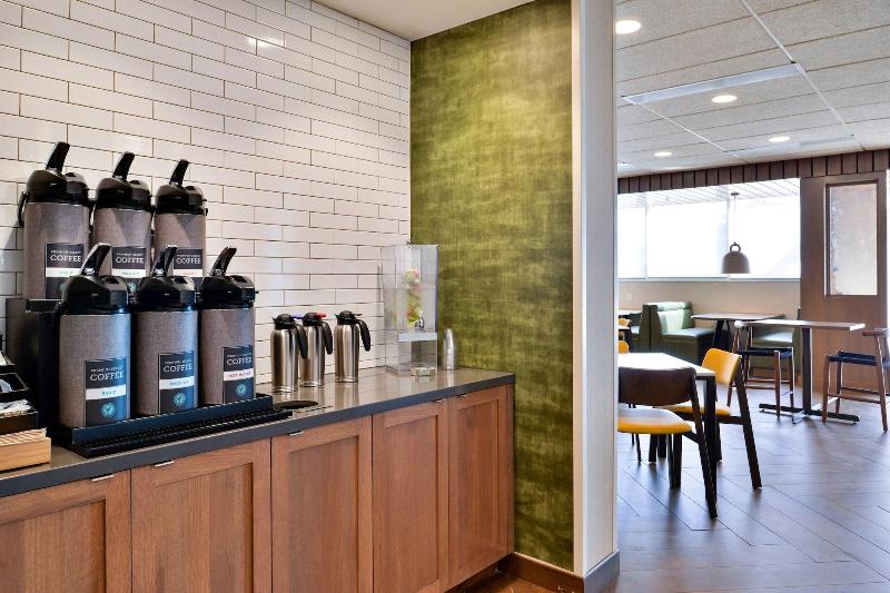 Fairfield Inn & Suites by Marriott Minneapolis Sha image