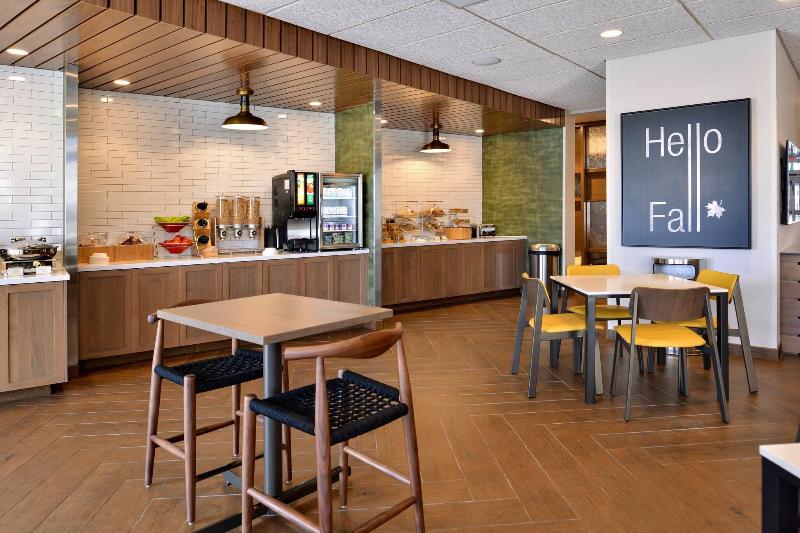 Fairfield Inn & Suites by Marriott Minneapolis Sha image