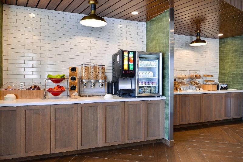 Fairfield Inn & Suites by Marriott Minneapolis Sha image