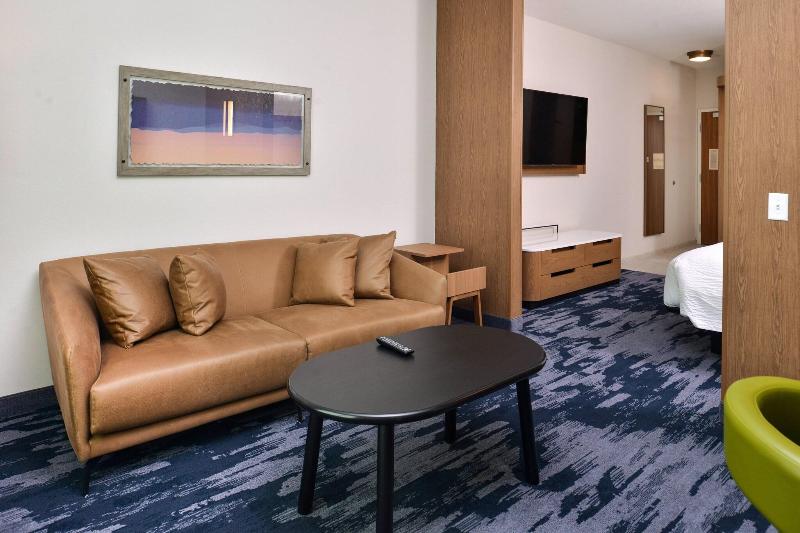 Fairfield Inn & Suites by Marriott Minneapolis Sha image