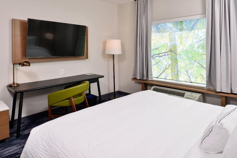 Fairfield Inn & Suites by Marriott Minneapolis Sha image