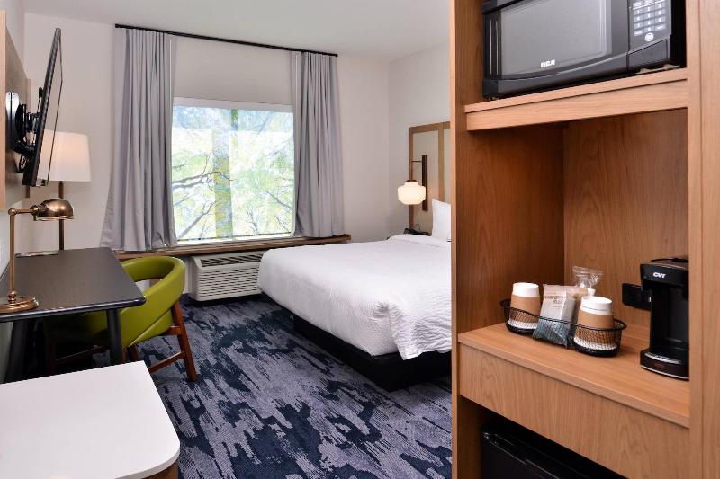 Fairfield Inn & Suites by Marriott Minneapolis Sha image