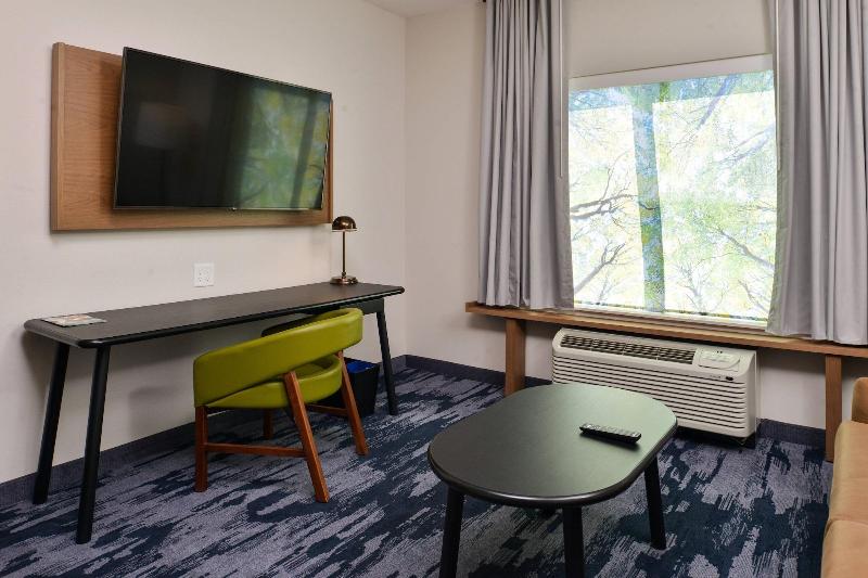 Fairfield Inn & Suites by Marriott Minneapolis Sha image