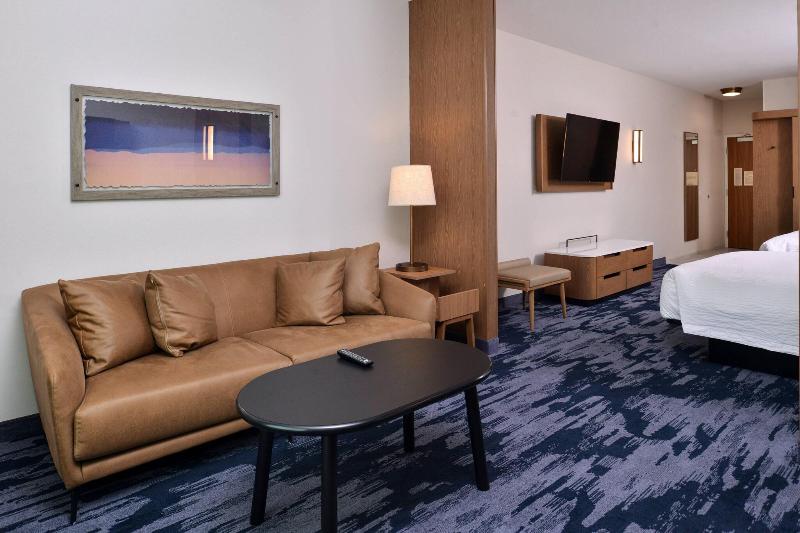 Fairfield Inn & Suites by Marriott Minneapolis Sha image