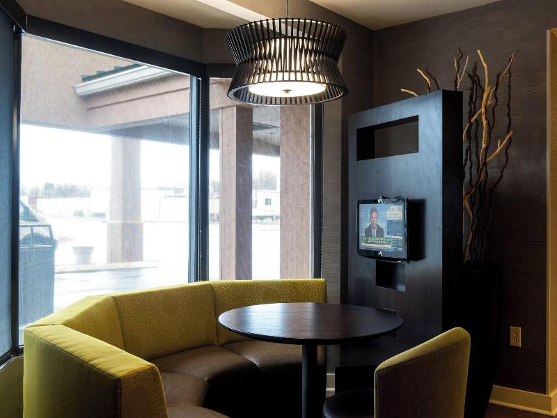 Courtyard By Marriott Nashville At Opryland