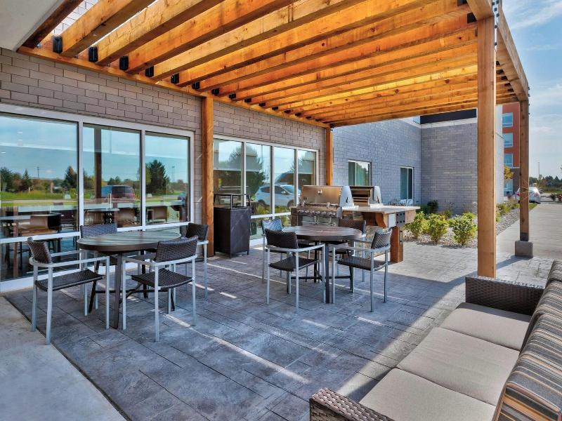 Towneplace Suites By Marriott Grand Rapids Airport