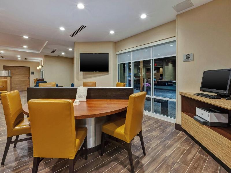 Towneplace Suites By Marriott Grand Rapids Airport