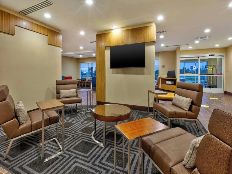 Towneplace Suites By Marriott Grand Rapids Airport