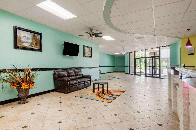 Quality Inn Arkansas City North image