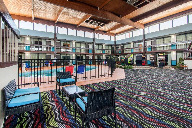 Quality Inn Arkansas City North image