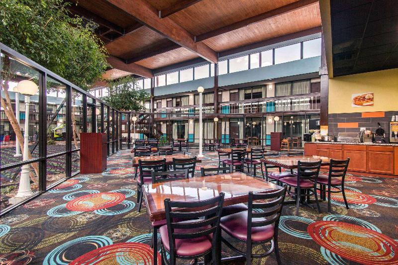 Quality Inn Arkansas City North image