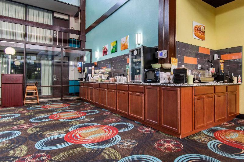 Quality Inn Arkansas City North image