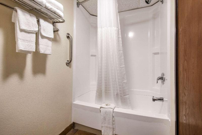 Quality Inn Arkansas City North image