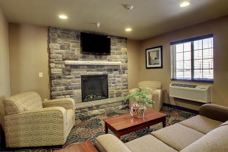 Cobblestone Inn & Suites - Bottineau image