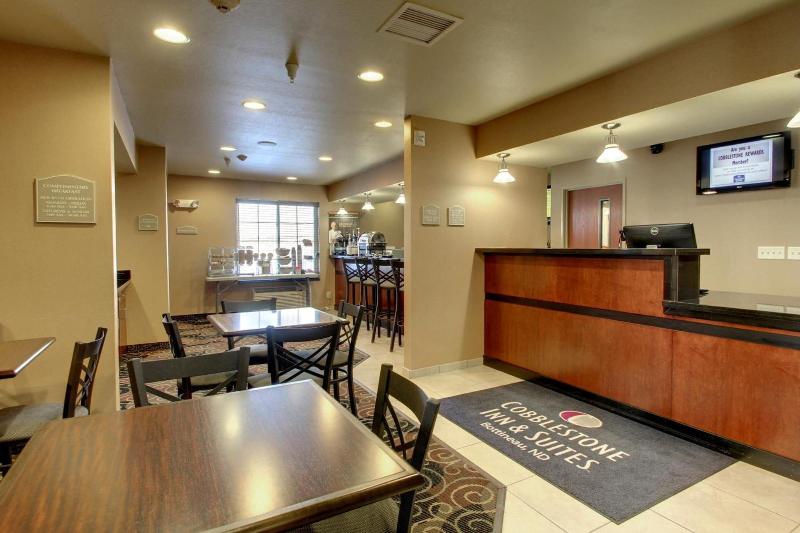 Cobblestone Inn & Suites - Bottineau image