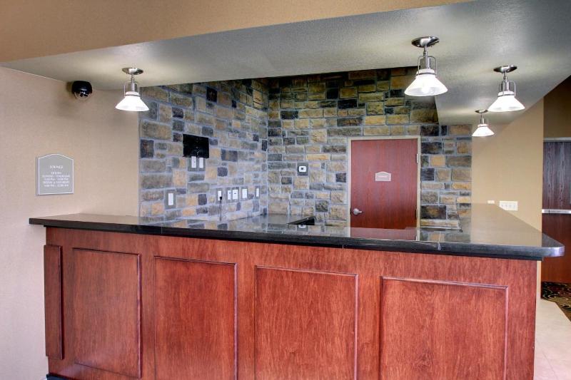 Cobblestone Inn & Suites - Bottineau image
