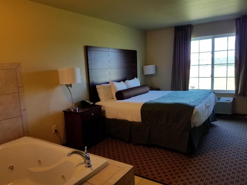 Cobblestone Inn & Suites - Bottineau image