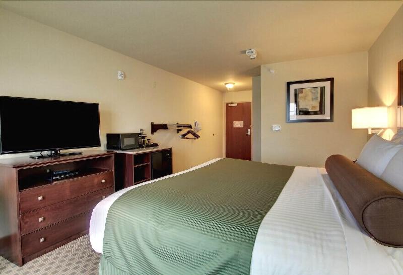 Cobblestone Inn & Suites - Bottineau image