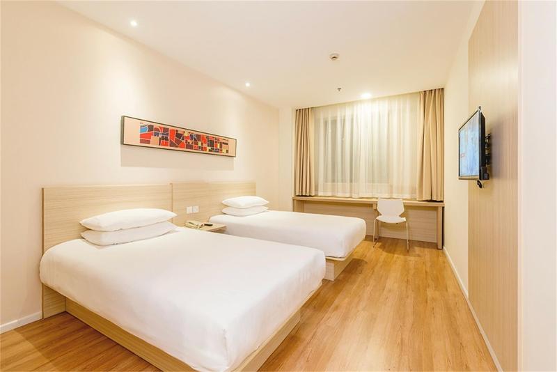 Bed room