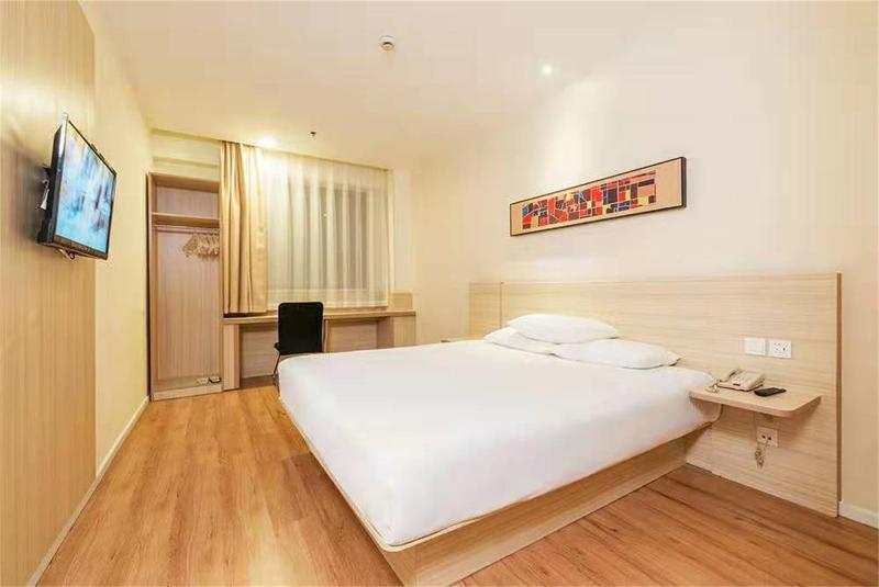 Bed room