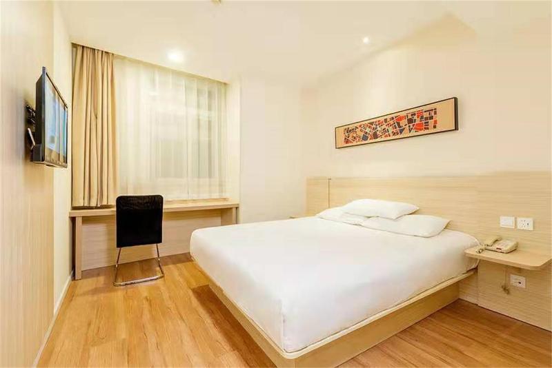 Bed room