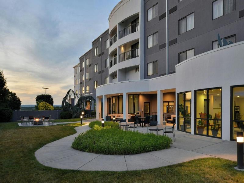 Courtyard By Marriott Harrisburg Hershey image