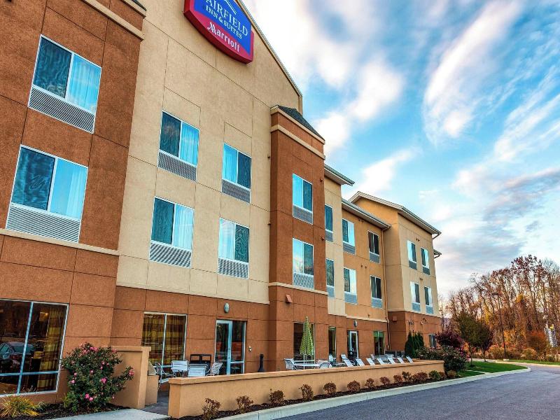 Fairfield Inn & Suites by Marriott Harrisburg West image