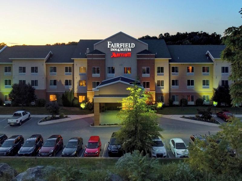 Fairfield Inn & Suites by Marriott Harrisburg West image