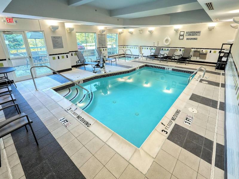 Fairfield Inn & Suites by Marriott Harrisburg West image