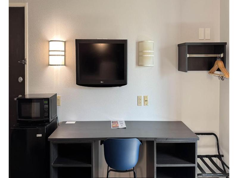 Motel 6 Joliet, Il - Chicago - I-55 image