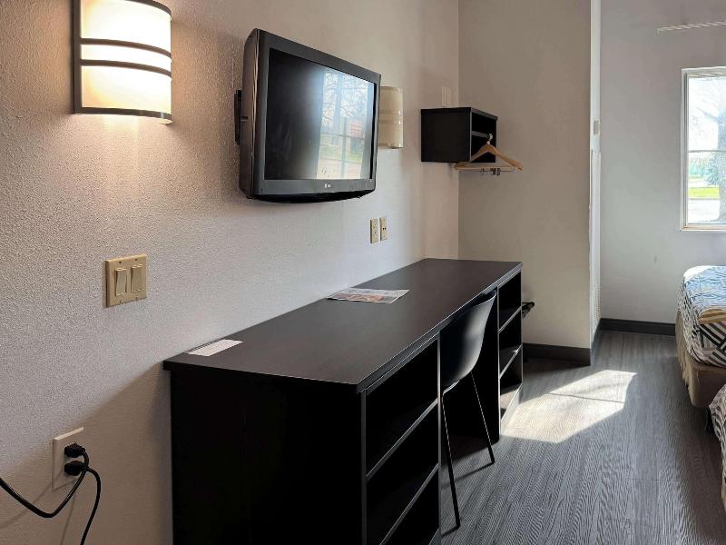 Motel 6 Joliet, Il - Chicago - I-55 image