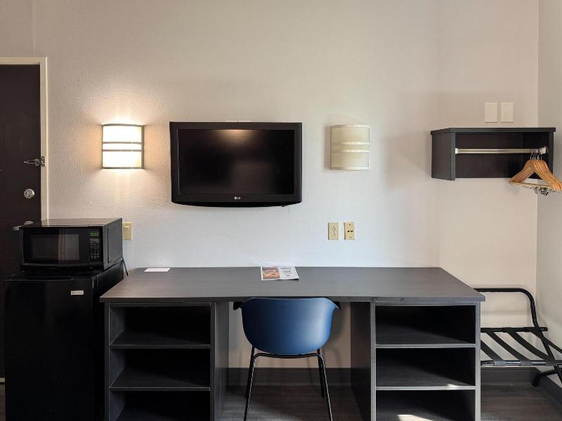 Motel 6 Joliet, Il - Chicago - I-55 image
