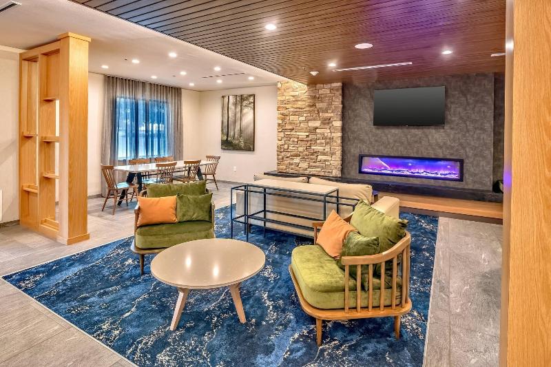Fairfield Inn & Suites by Marriott Fort Worth Nort image